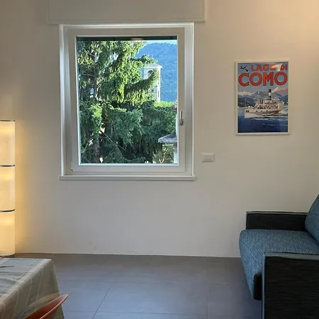 شقة Brezza Di مانديلو ديل لاريو